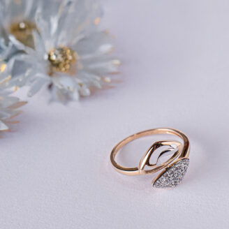 Opulent  and classic Ring
