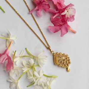 Tappering Grapes Patterned Pendant