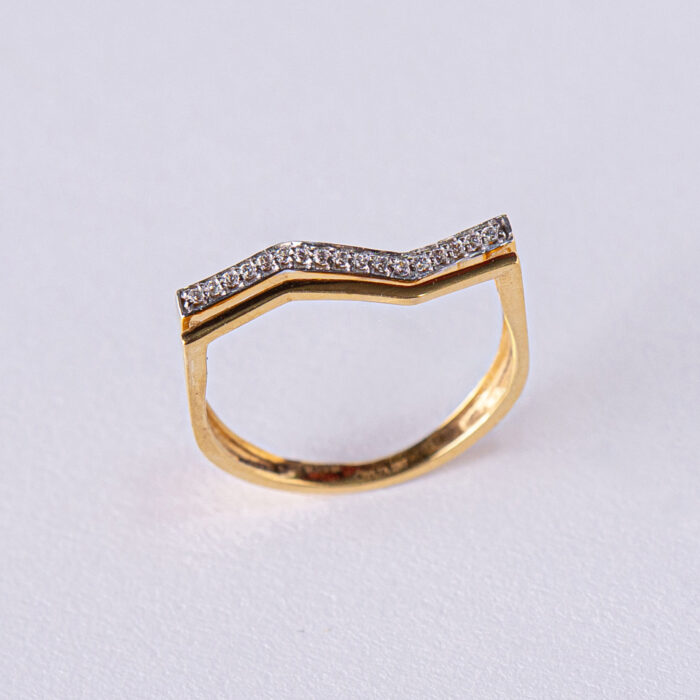 square-gold-ring-top