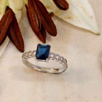 blue-stone-ring-top