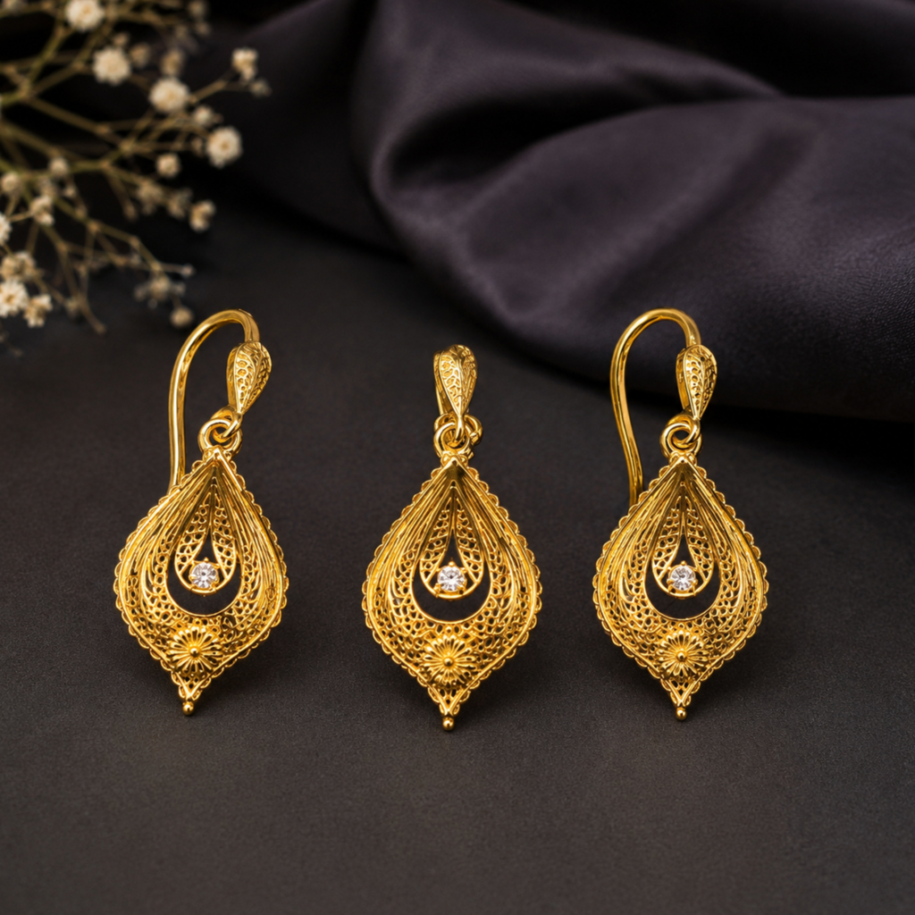 gold-pendant-set
