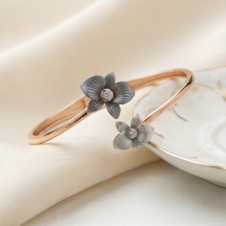grey-lacquer-bracelet