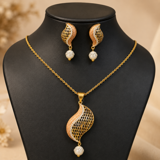 gold-lattice-pendant-set